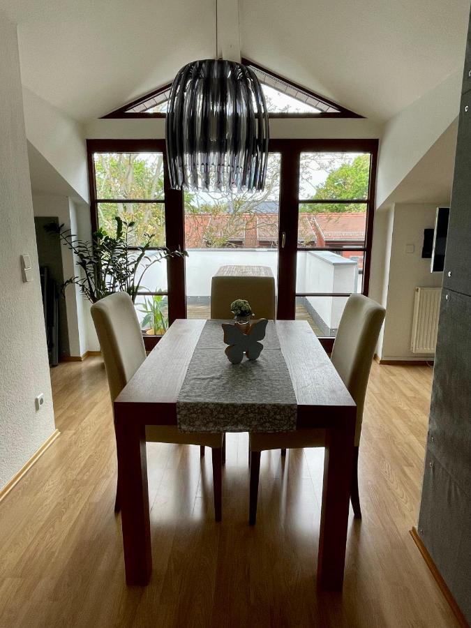 Charmante Dachgeschoss Wohnung ไลป์ซิก ภายนอก รูปภาพ